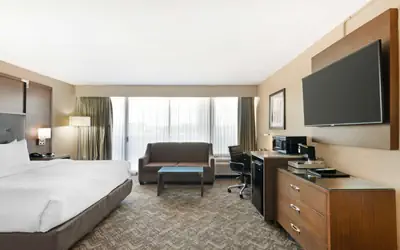 Best Western Plus Kansas City Sports Complex Hotel