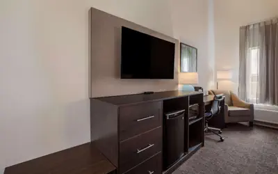 La Quinta Inn & Suites by Wyndham Sulphur Lake Charles