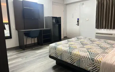 Motel 6-Middleburg Heights, OH - Cleveland