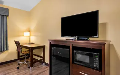 Econo Lodge Inn & Suites Eau Claire South
