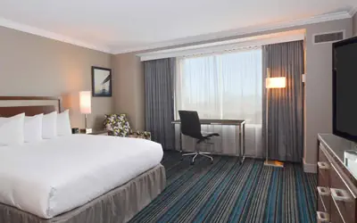 DoubleTree by Hilton Newark-Fremont