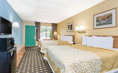 Days Inn by Wyndham Clayton