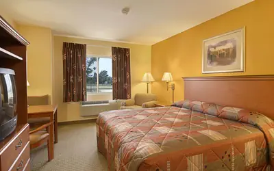 Super 8 by Wyndham Topeka at Forbes Landing