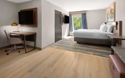 La Quinta Inn & Suites by Wyndham Memphis I-240