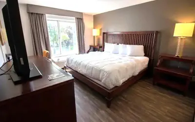 Baymont Inn and Suites by Wyndham Columbus / Near OSU