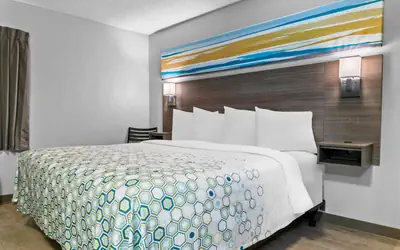 HomeTowne Studios by Red Roof Flint