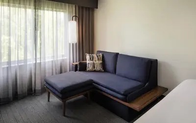 Courtyard Edison Woodbridge