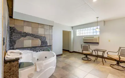 Best Western Plus Longbranch Hotel & Convention Center