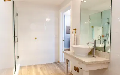 Oceanside Hotel and Suites