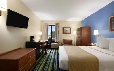 Days Inn by Wyndham Fargo - West Acres