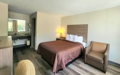 Days Inn by Wyndham Seguin TX