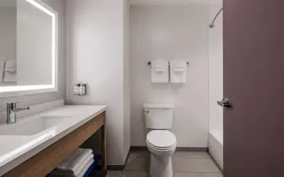 Garner Hotel Glen Burnie BWI Airport Area by IHG