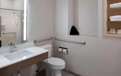 Holiday Inn Express Hotel & Suites Fort Atkinson by IHG