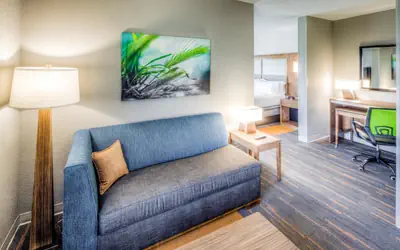 Holiday Inn Express & Suites Cleveland/Westlake by IHG