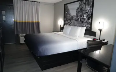 Super 8 by Wyndham Savannah