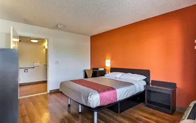 Motel 6-Oakland, CA - Embarcadero