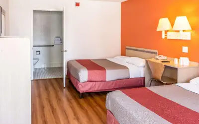 Motel 6 Bakersfield, CA - Convention Center