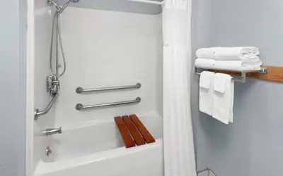 AmericInn by Wyndham Reedsburg