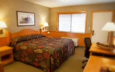 Poulsbo Inn & Suites