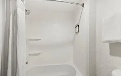 Holiday Inn Express & Suites Raleigh NE - Medical Ctr Area by IHG