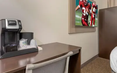 Red Roof PLUS Brooklyn - 3rd Ave