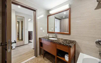 Ramada by Wyndham Flushing Queens