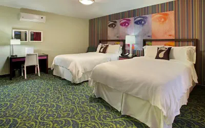 7 Springs Inn & Suites