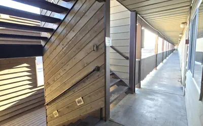 Breeze Inn Hotel & Motel