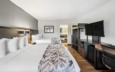 Best Western Plus Hilltop Inn