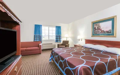 Super 8 by Wyndham Gardner