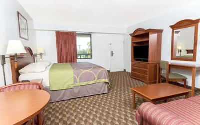 Super 8 by Wyndham Riviera Beach West Palm Beach