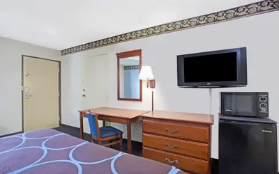 Super 8 by Wyndham Suwanee