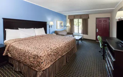 Days Inn by Wyndham Norman