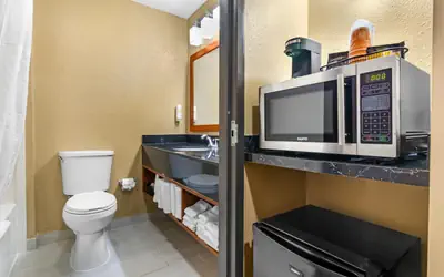 Comfort Inn & Suites Kansas City - Northeast