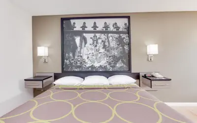 Super 8 by Wyndham Dalton