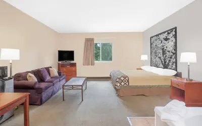 Super 8 by Wyndham Central City