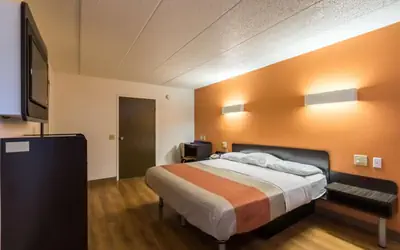 Motel 6-Crawfordsville, IN