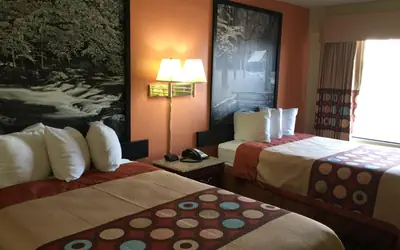 Super 8 by Wyndham Dandridge