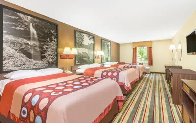 Super 8 by Wyndham Dublin