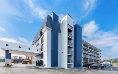 Clarion Inn & Suites near the Leconte Center Pigeon Forge