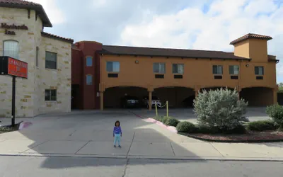 La Hacienda near Alamodome & Riverwalk