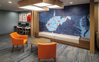 Holiday Inn Express and Suites Fairmont by IHG