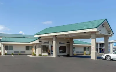 Rodeway Inn & Suites Ontario