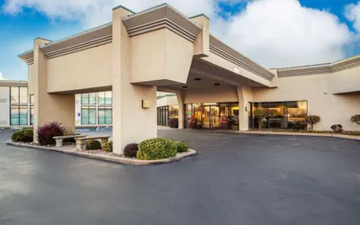 Suburban Studios I-80 Grand Island