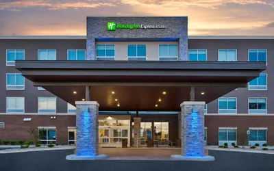Holiday Inn Express & Suites Grand Rapids Airport - South by IHG