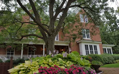 Round Barn Farm B & B Event Center