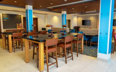 Holiday Inn Express & Suites Las Vegas - E Tropicana by IHG