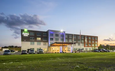 Holiday Inn Express & Suites Bourbonnais East - Bradley by IHG