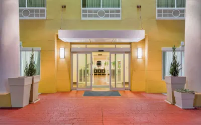 Holiday Inn Express & Suites Alpine Southeast by IHG