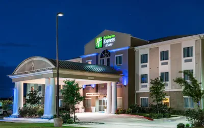 Holiday Inn Express & Suites Cotulla by IHG